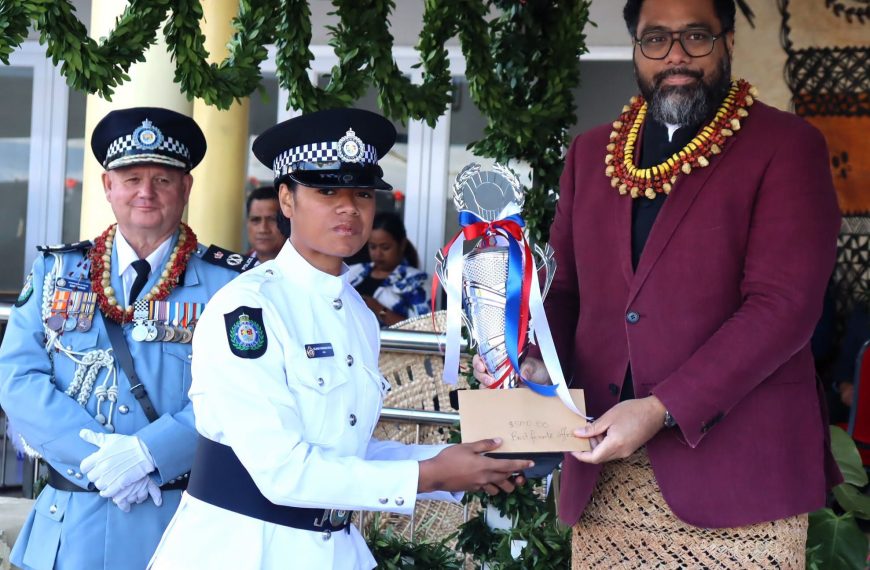 Faka’eke’eke Makehe mo e Polisi Komisiona Turner