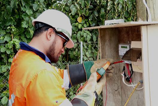 Falamole Lahi ki he Smart Meter. Ko e Ha ‘Oku Kei Hala ai Lau e ‘Uhila ‘a e Kakai?